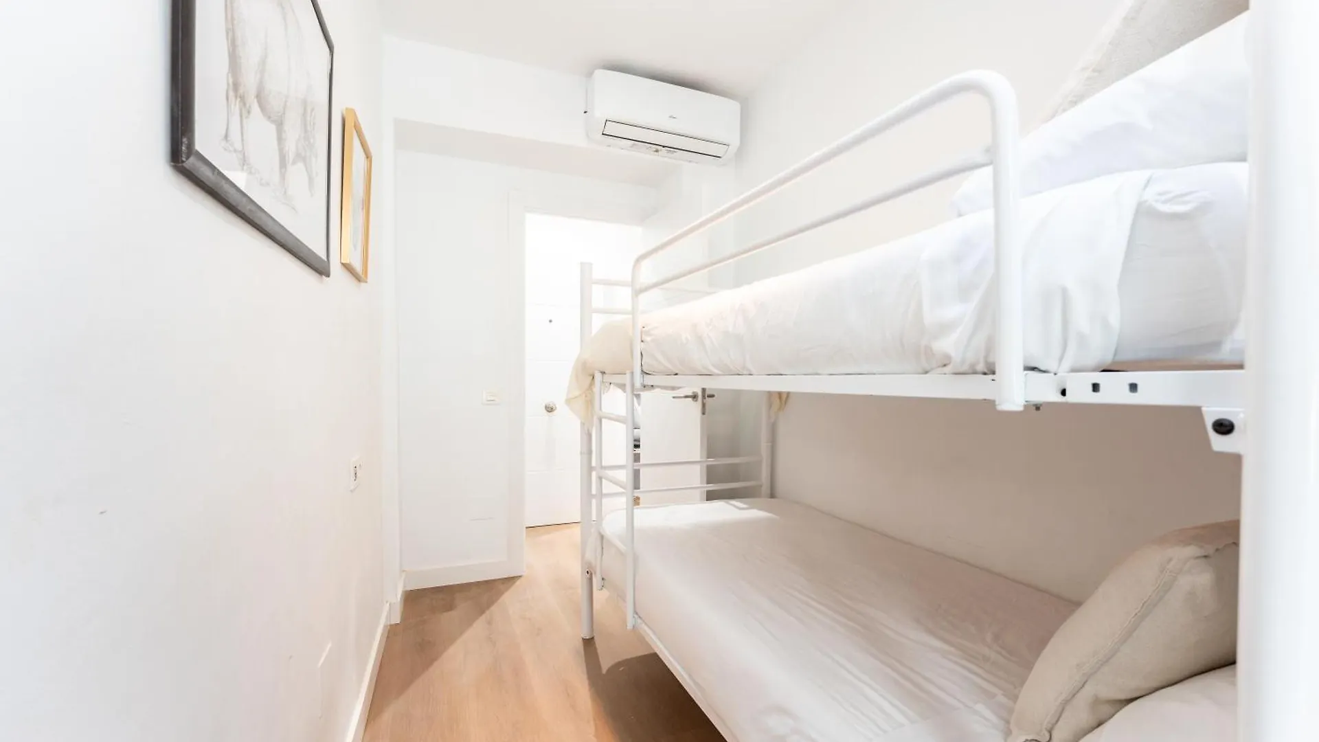 Apartamentos Juan De Padilla マラガ 0*,  スペイン
