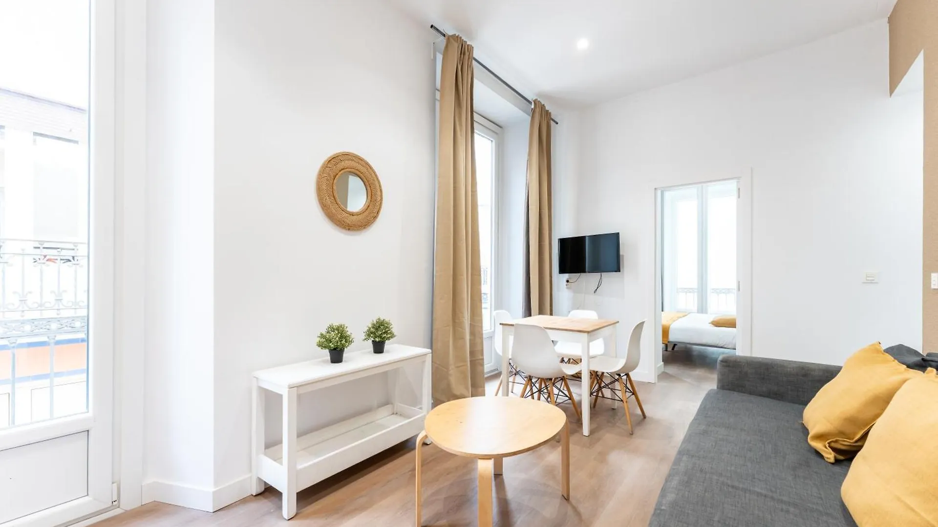 Apartamentos Juan De Padilla マラガ 0*,